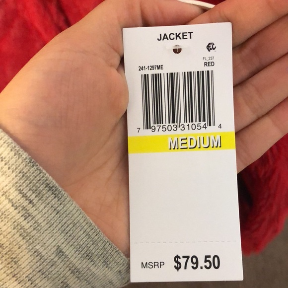 Red fur coat! - Picture 4 of 4